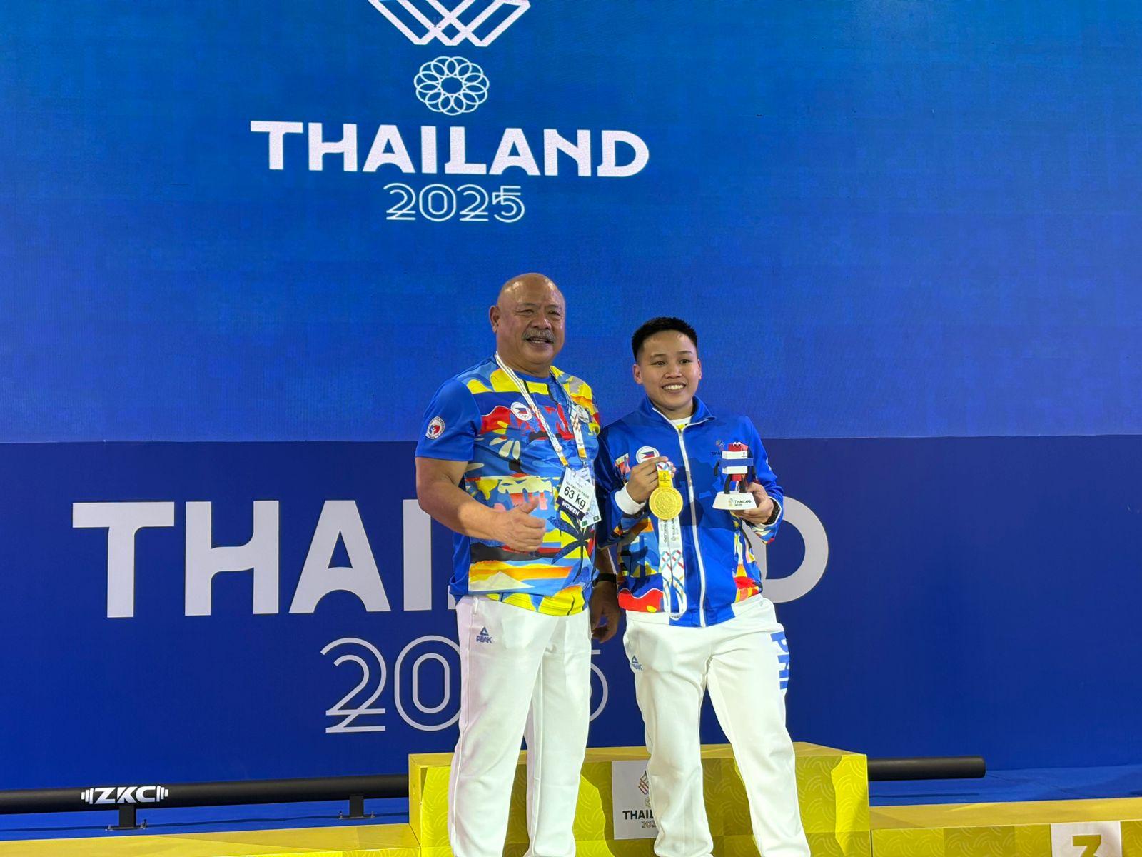 2025 SEA Games weightlifting: Elreen Ando of the Philippines