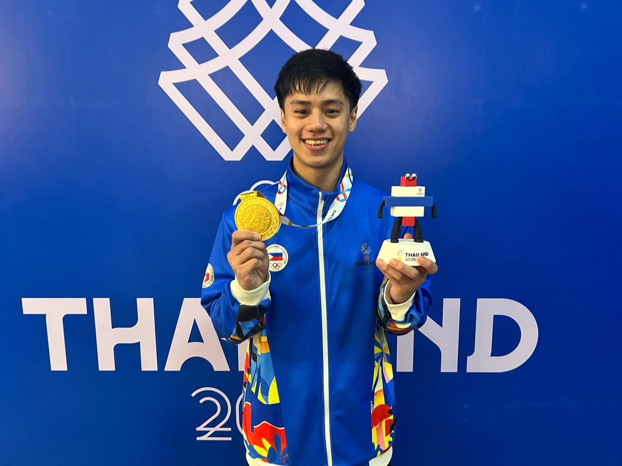Justin Kobe Macario receives SEA Games gold medal