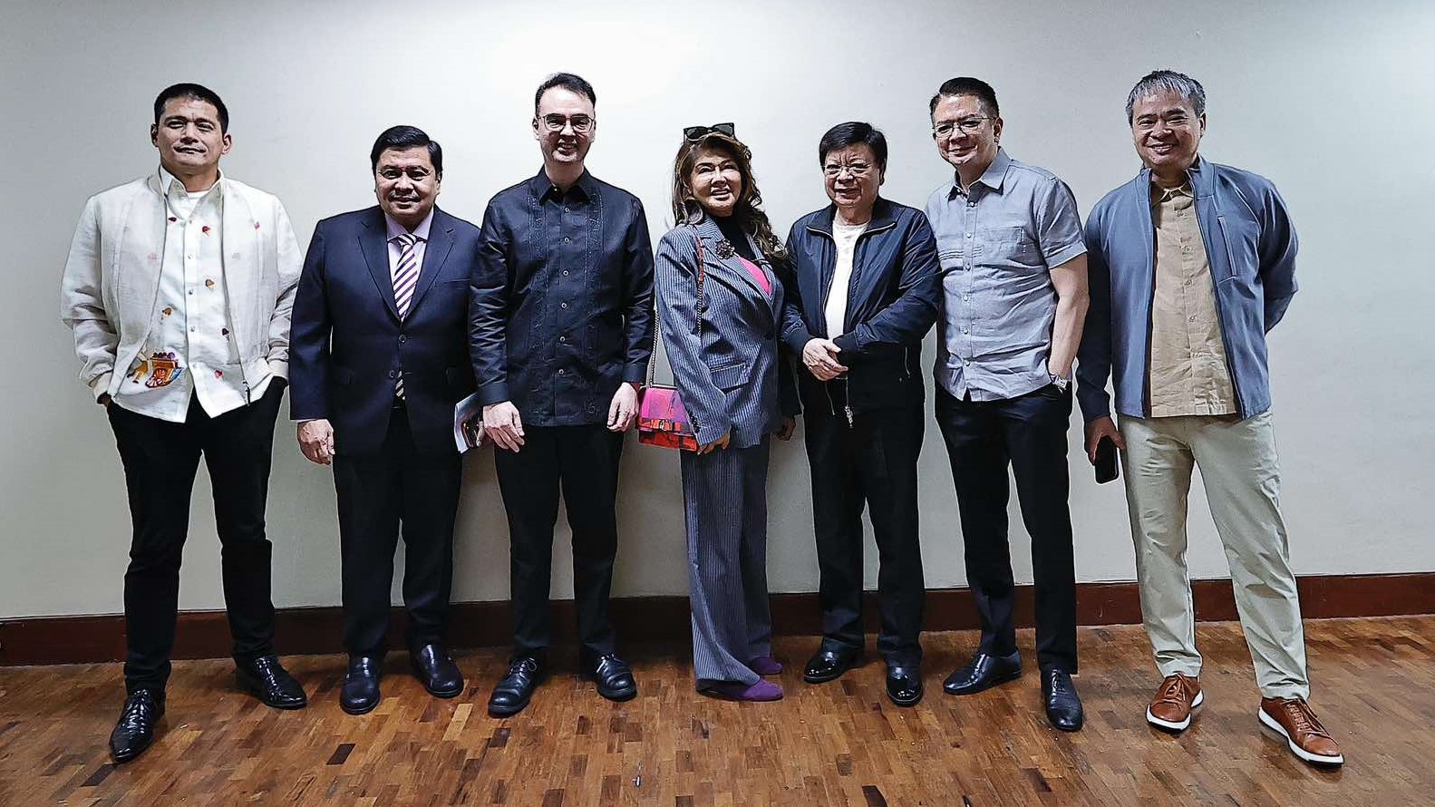 LOOK: Senate minority bloc meets ahead of plenary session sans Bato