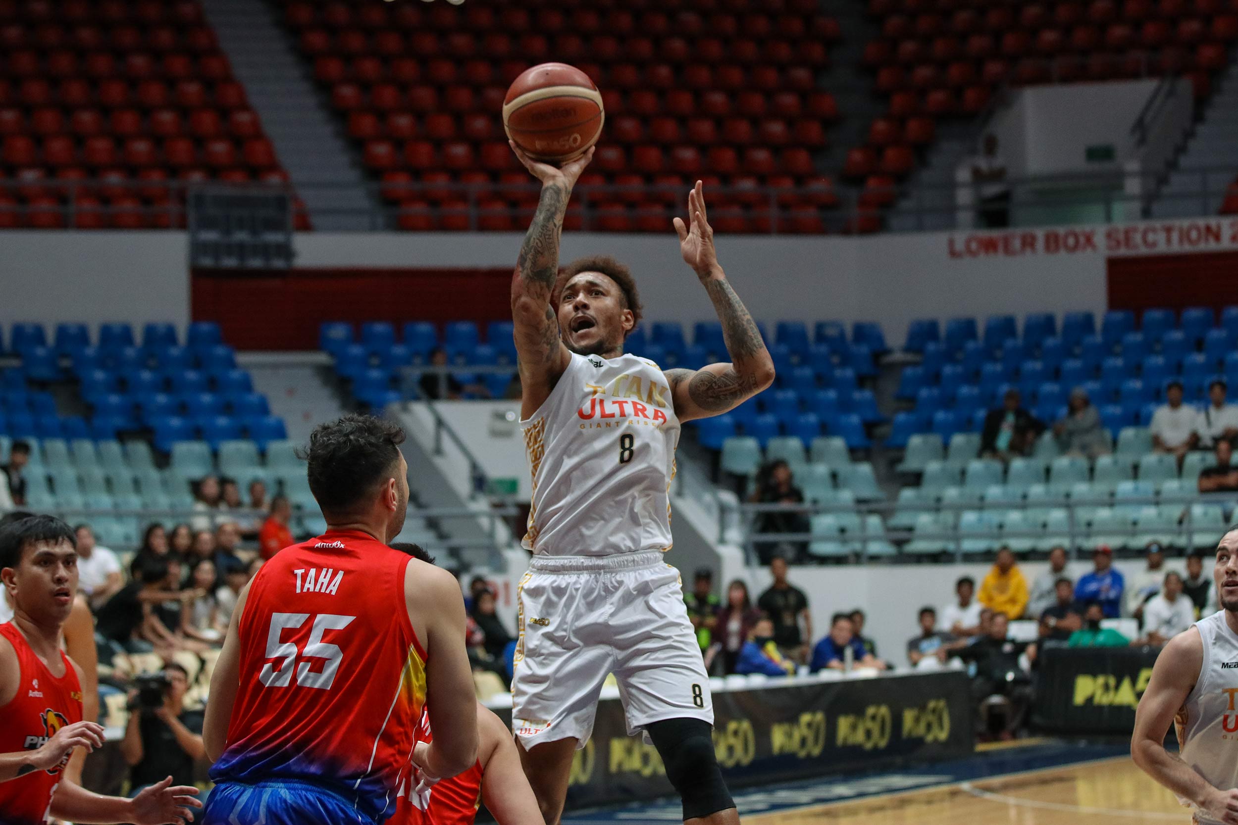 PBA: Calvin Abueva double-double, Joshua Munzon dagger lift Titan Ultra past Phoenix