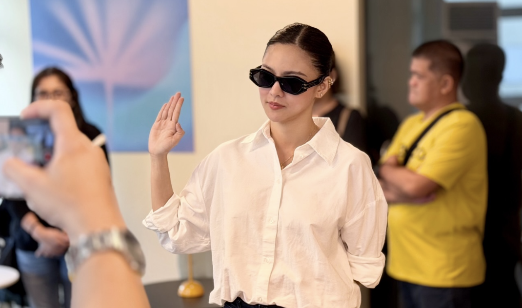 Kim Chiu attends sister's arraignment at QC Hall of Justice Kim Chiu attends sister's arraignment at QC Hall of Justice