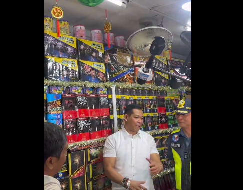 PNP, Bulacan gov't inspect firecracker stalls in Bocaue ahead of holidays