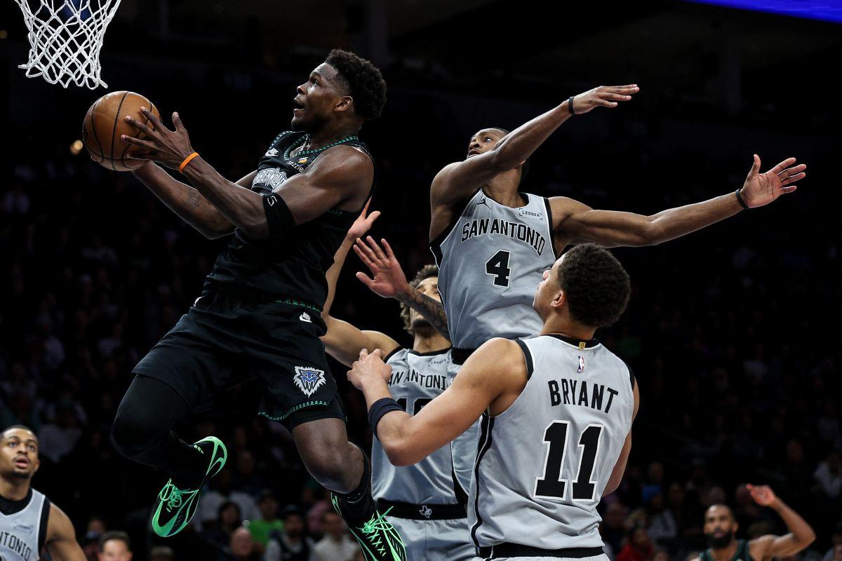 NBA: Timberwolves ride big fourth quarter to down Spurs