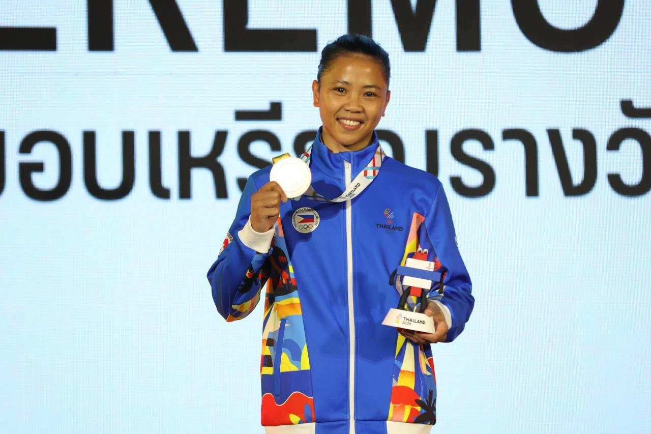 Aira Villegas settles for silver vs Thai foe in SEA Games boxing 