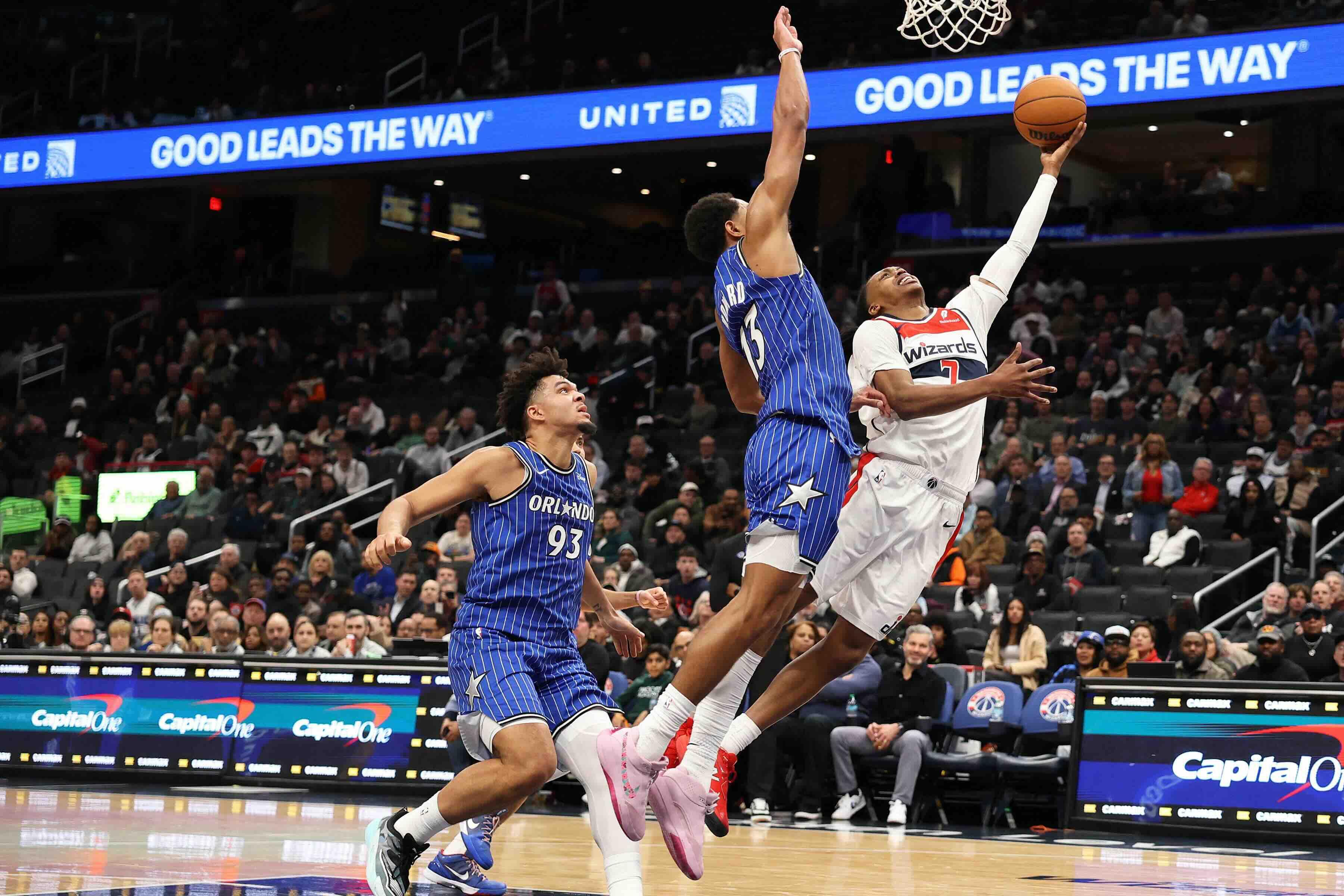 NBA: Wizards keep rolling, thwart Magic comeback bid