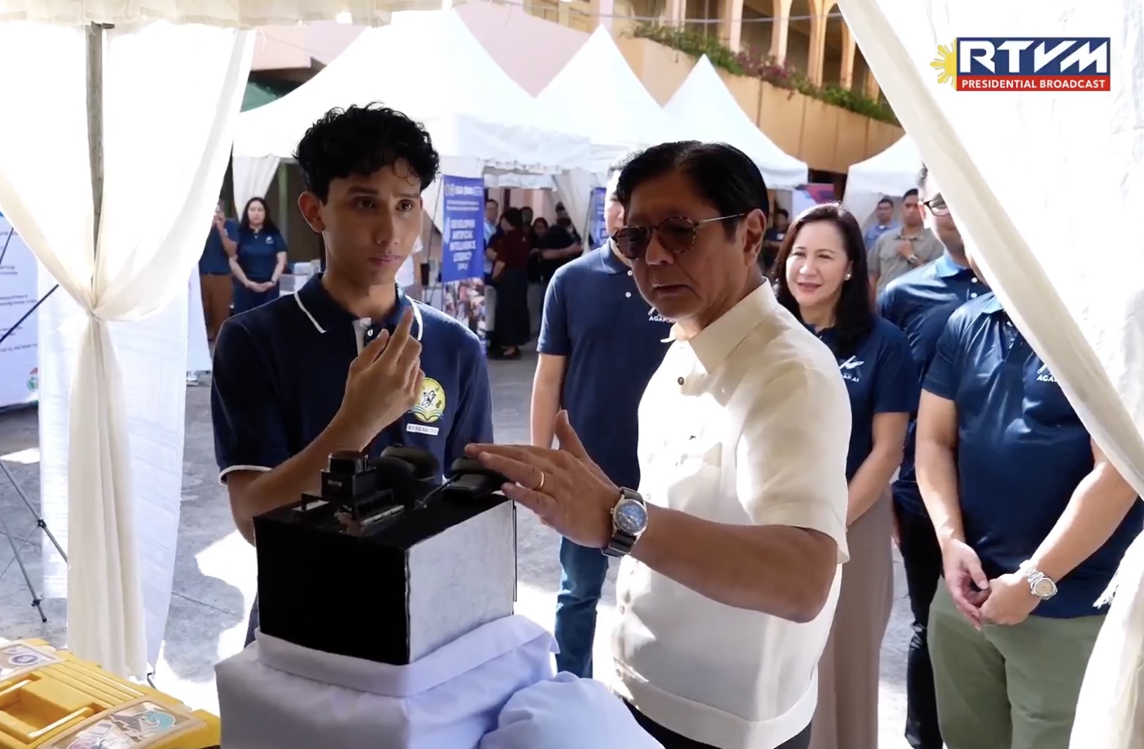 Marcos urged students to utilize artificial intelligence wisely, saying that it must help them with their learning process. 