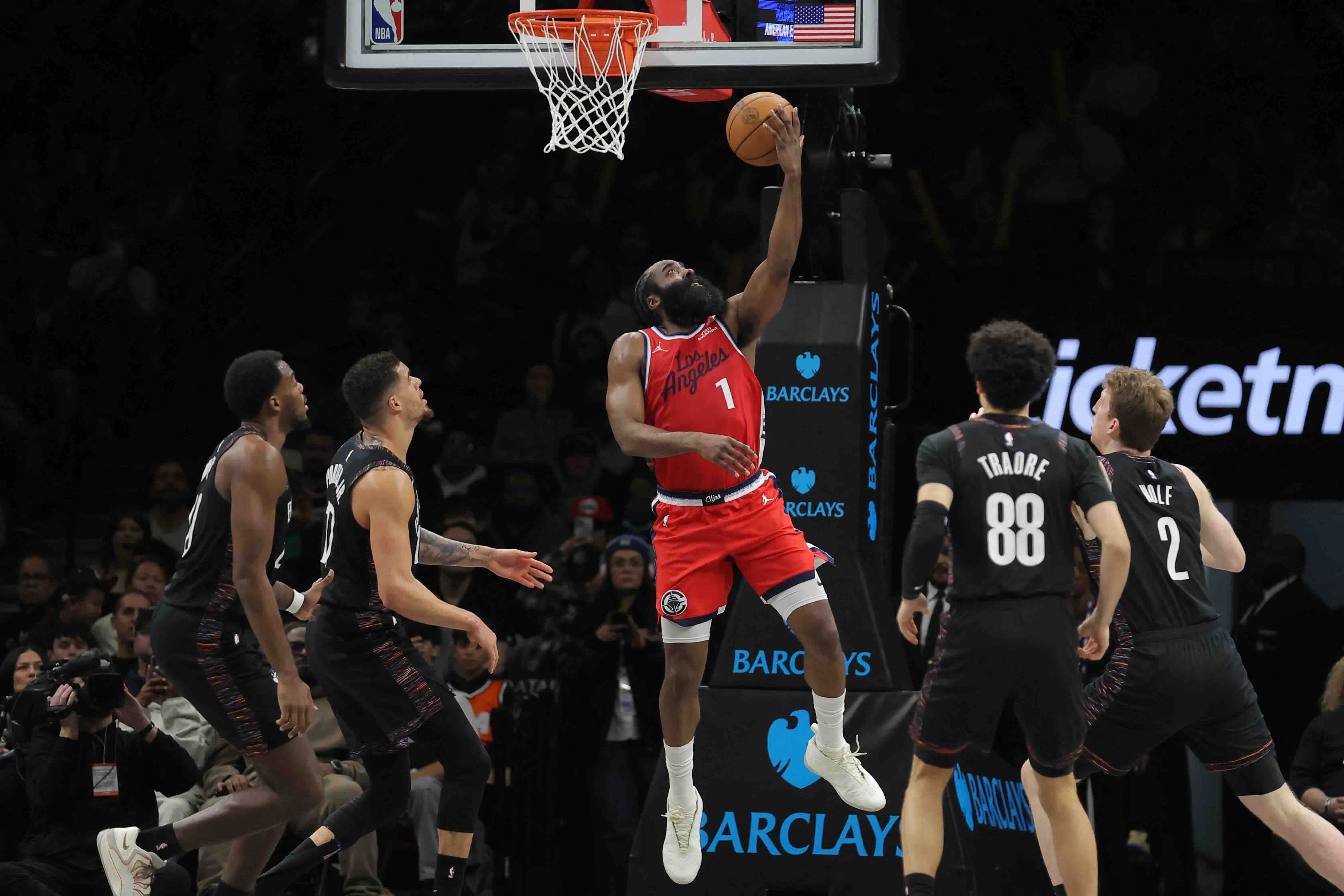 James Harden, Clippers stay hot with wire-to-wire win at Nets