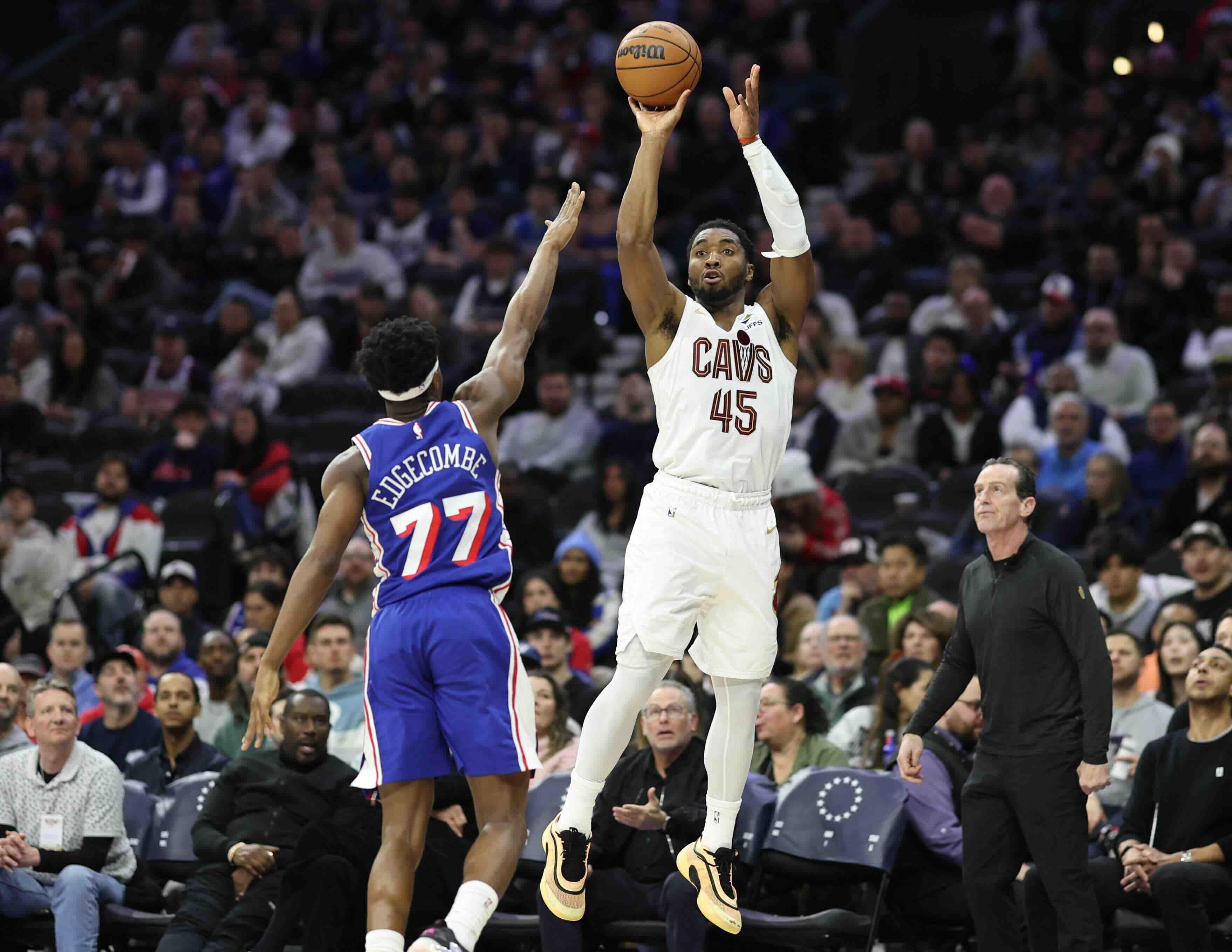 NBA: Donovan Mitchell dazzles with 35 points, leading Cavs in rout of 76ers