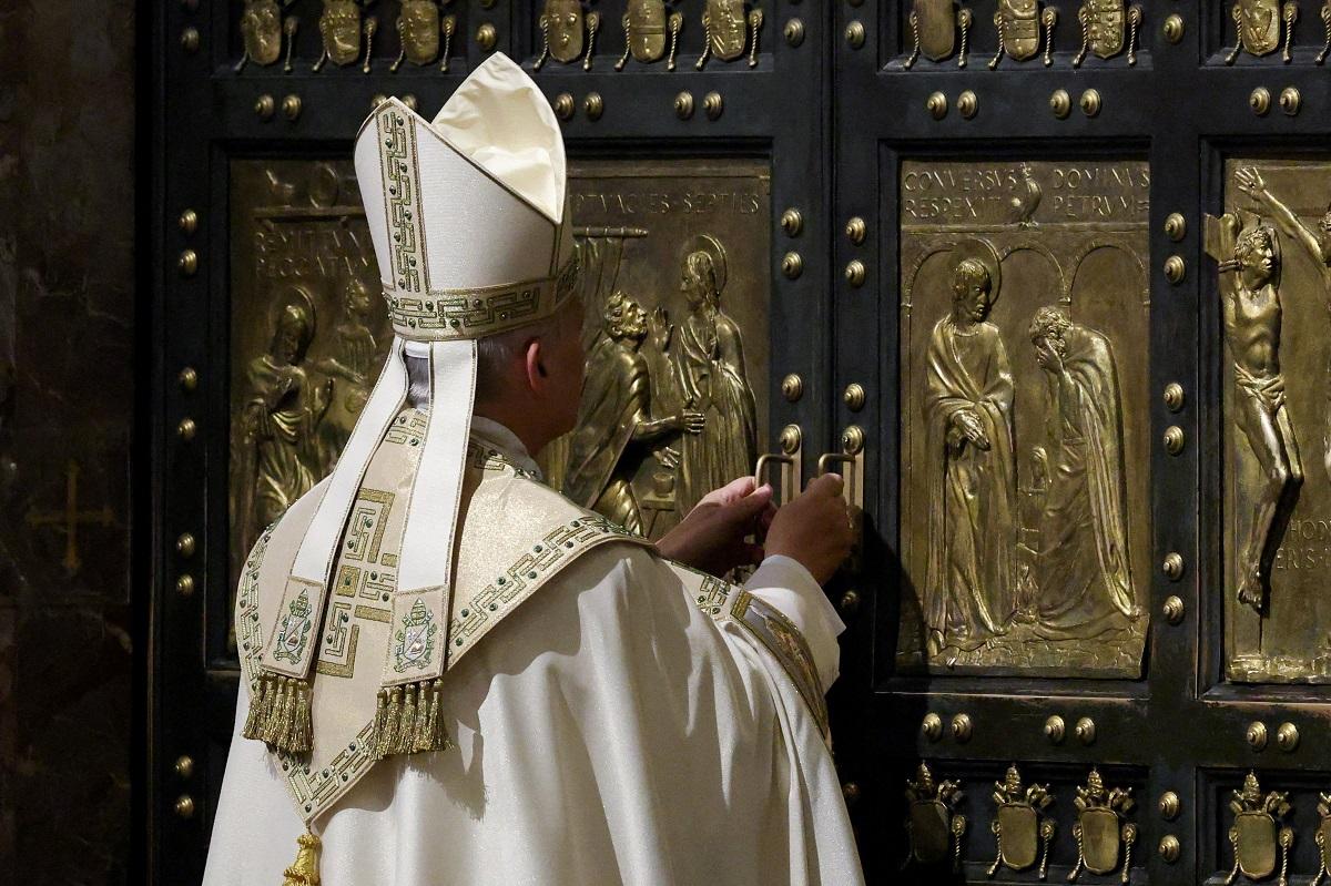 Pope Leo closes St. Peter’s Basilica Holy Door, marking end of Jubilee ...