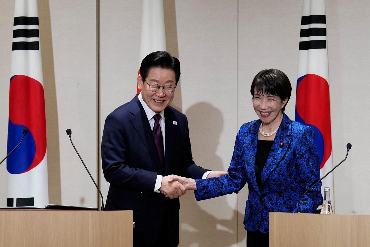 Japan, South Korea push for closer ties to counter regional tension