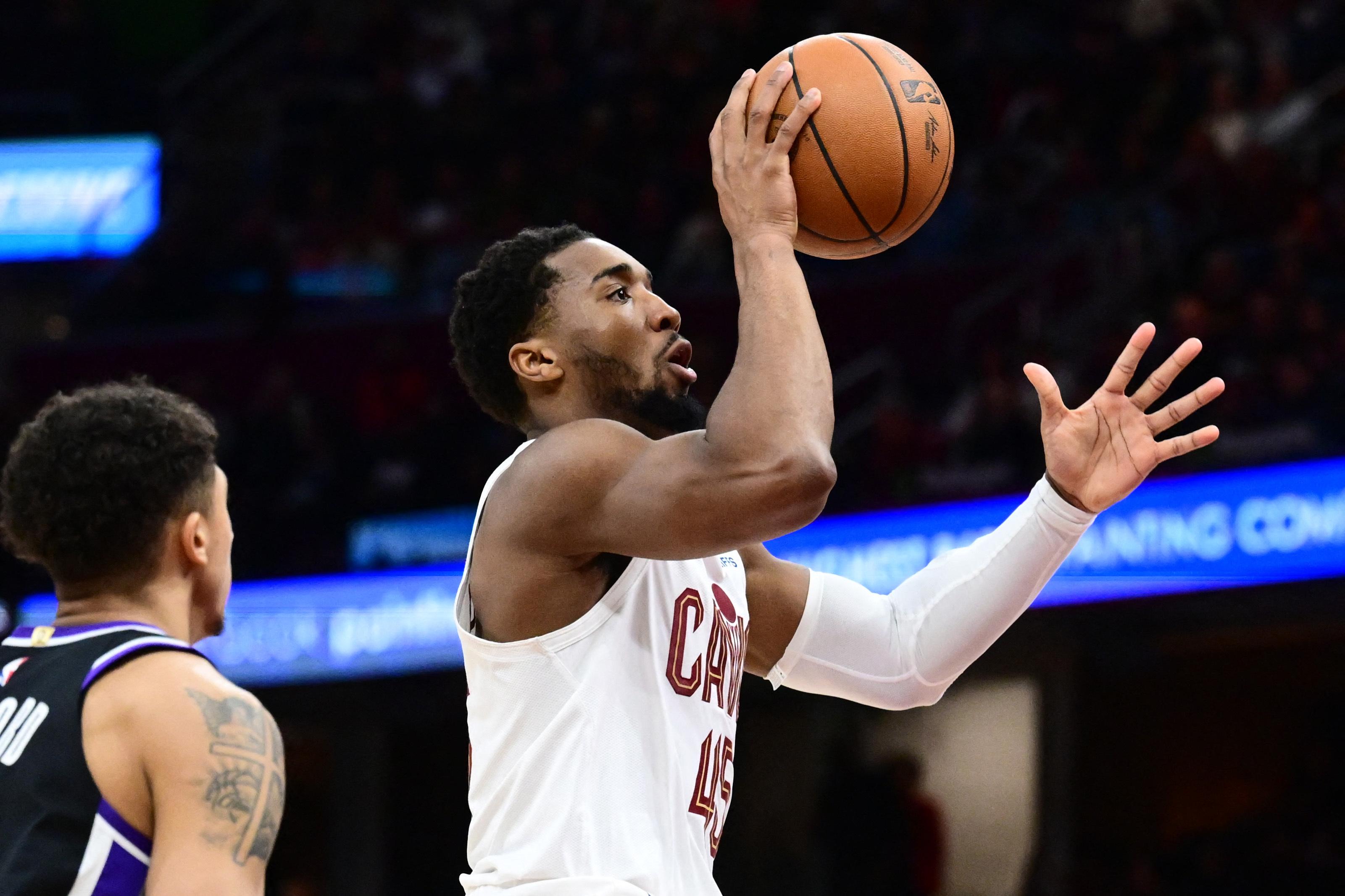 NBA: Donovan Mitchell pours in 33 points as Cavaliers top Kings