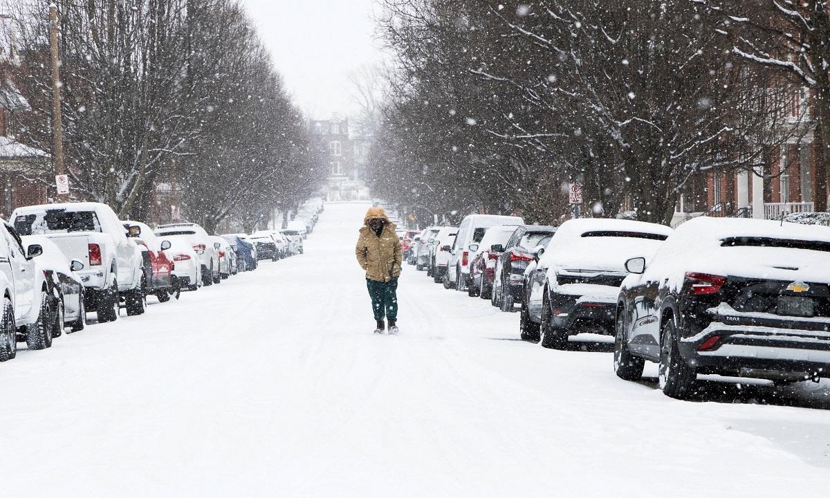 US winter storm: 500,000 without power, thousands of flights cancelled