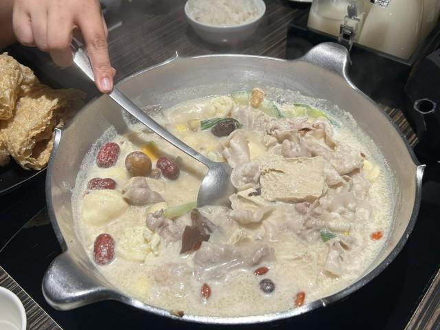 A hotpot filled with fresh meats, vegetables, and a layered, flavorful broth. Photo: Carby Rose Basina/GMA Integrated News