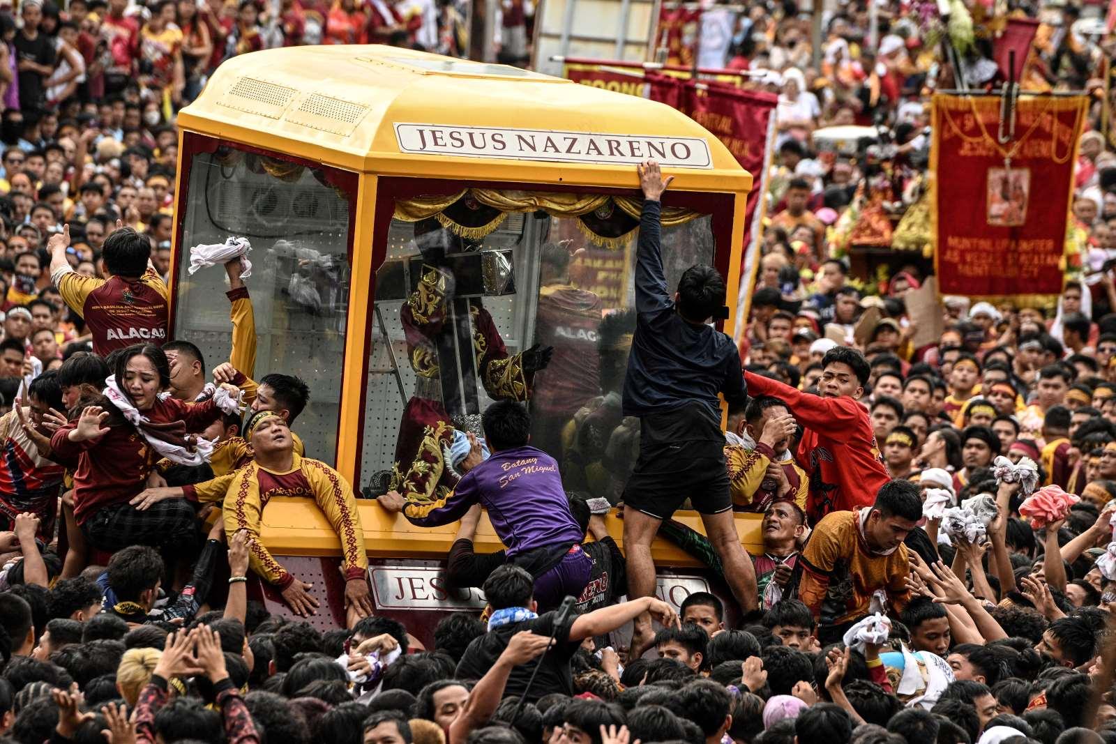 Filipino devotees join annual Catholic procession of Jesus Nazareno