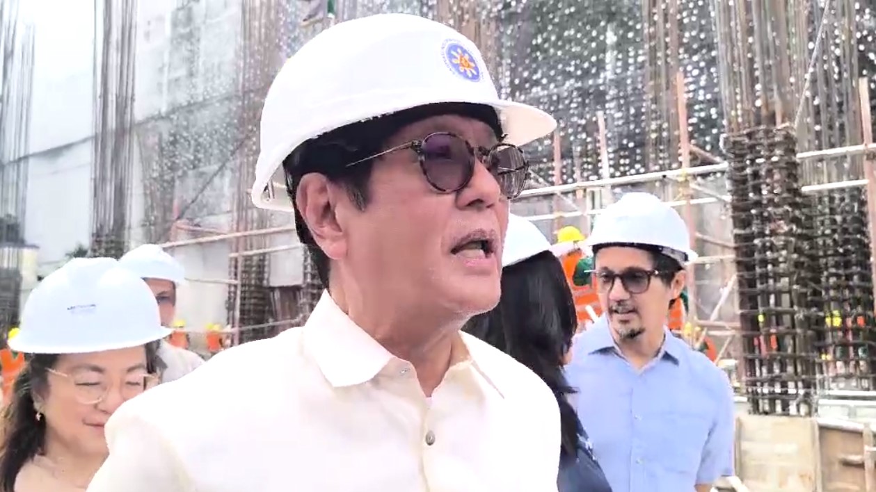 Marcos inspects reconstruction of QC school building hit by fire
