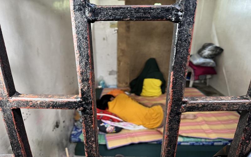 2 mothers nabbed for alleged attempt to sell own babies