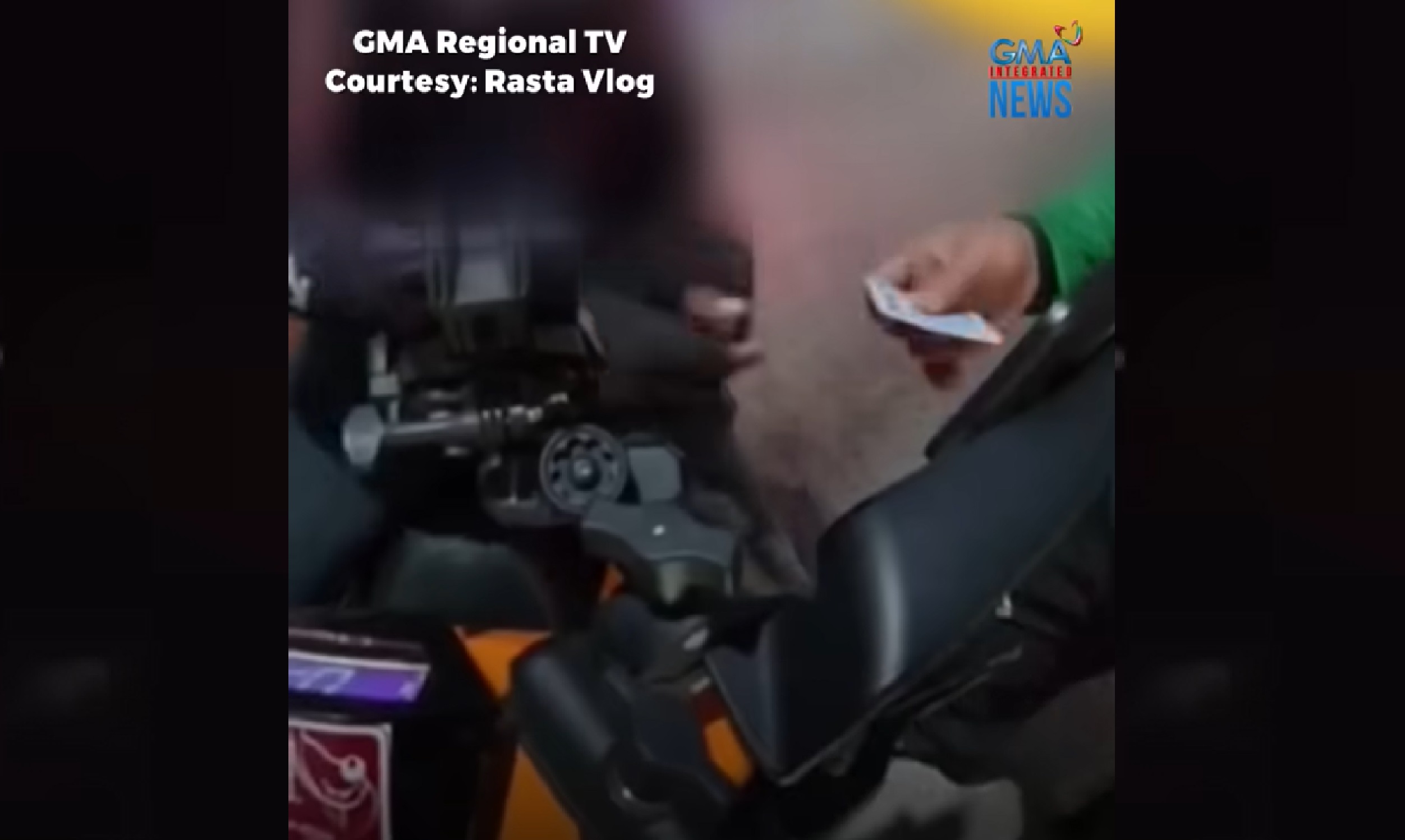 Pangongotong umano ng traffic enforcer, bistado sa video ng biniktima niyang delivery rider