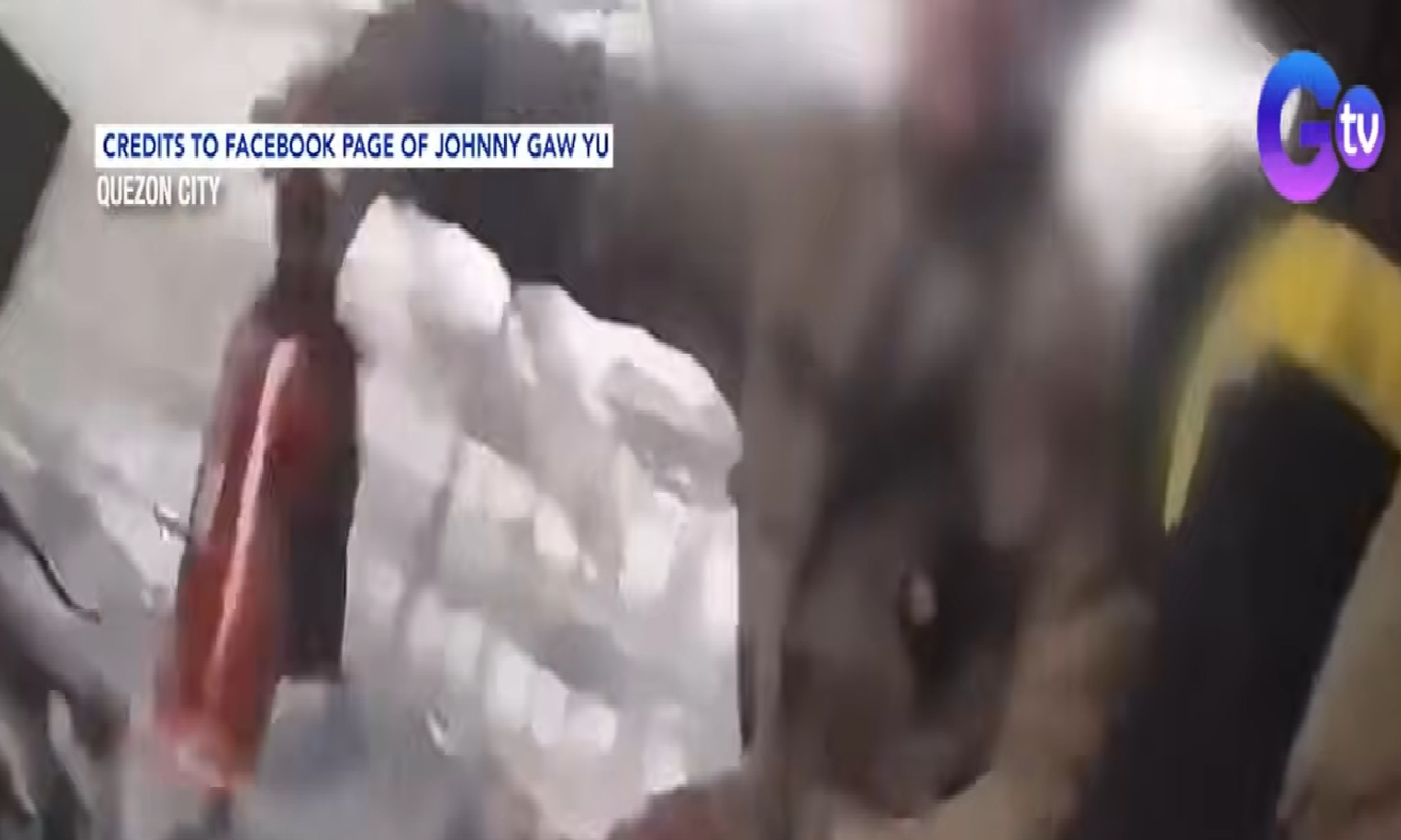 BFP, itinanggi na mga tauhan nila ang nahuli-cam na mga bumbero na kumuha umano ng alak sa nasunog na supermarket sa QC