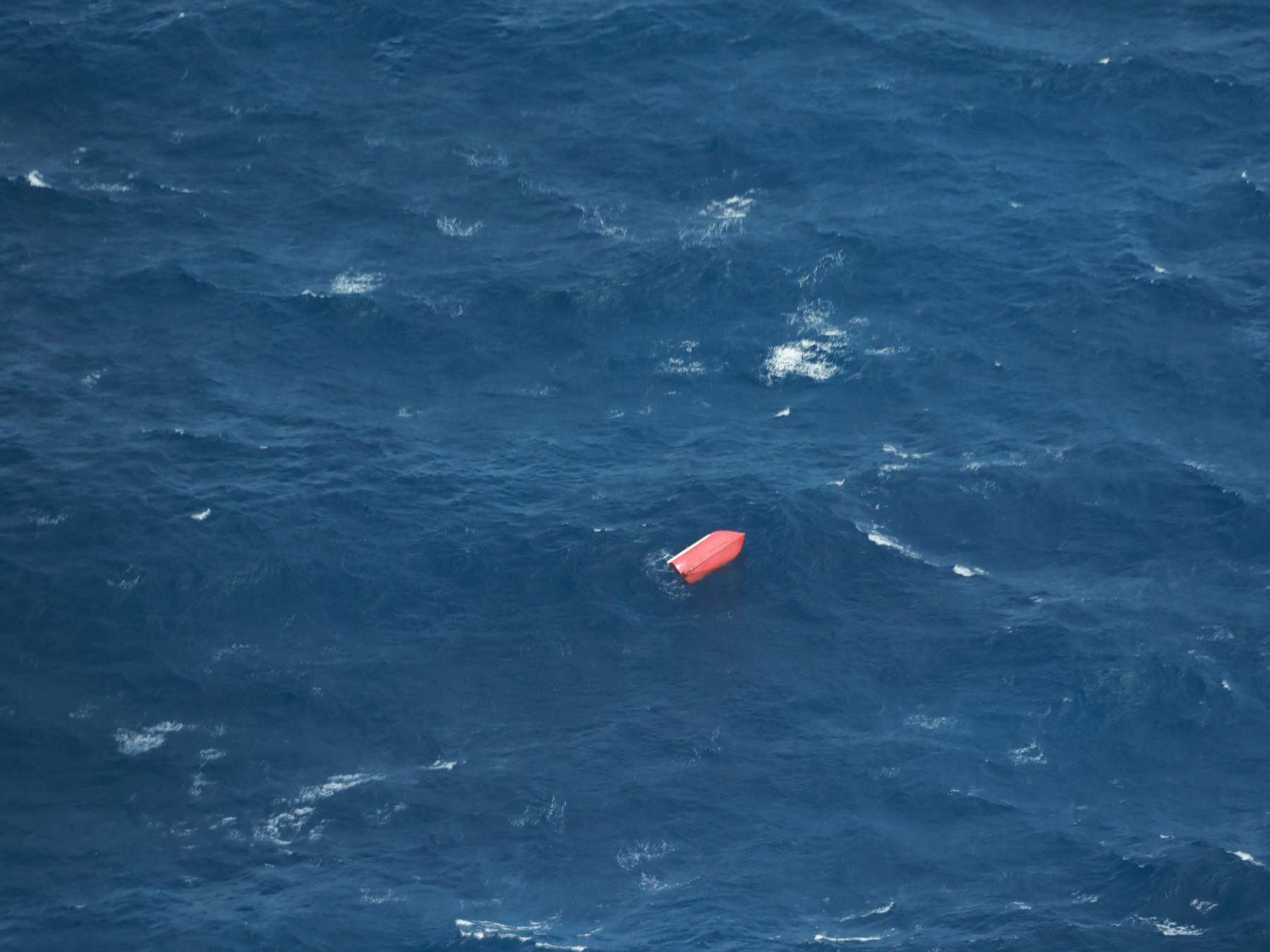 2 Filipino crew dead as cargo vessel capsized near Scarborough --Chinese embassy