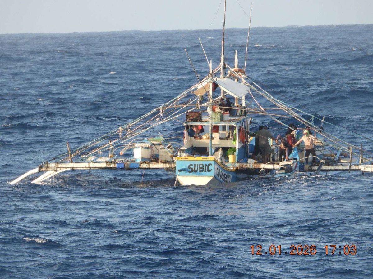 Filipino fishing boat harassed by China Coast Guard and PLAN ship near Bajo de Masinloc