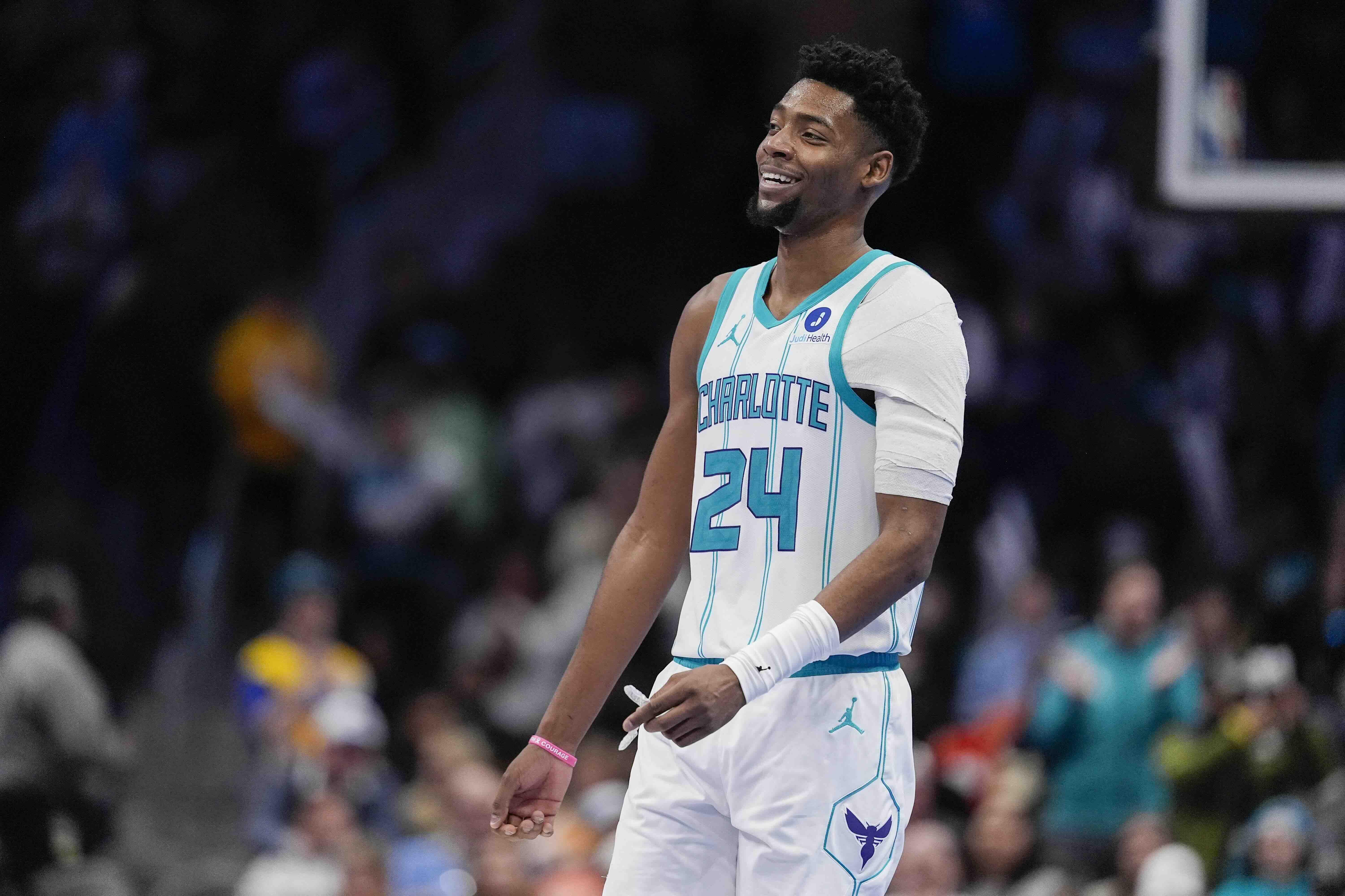 NBA: Hornets rally past Pelicans for 7th straight win