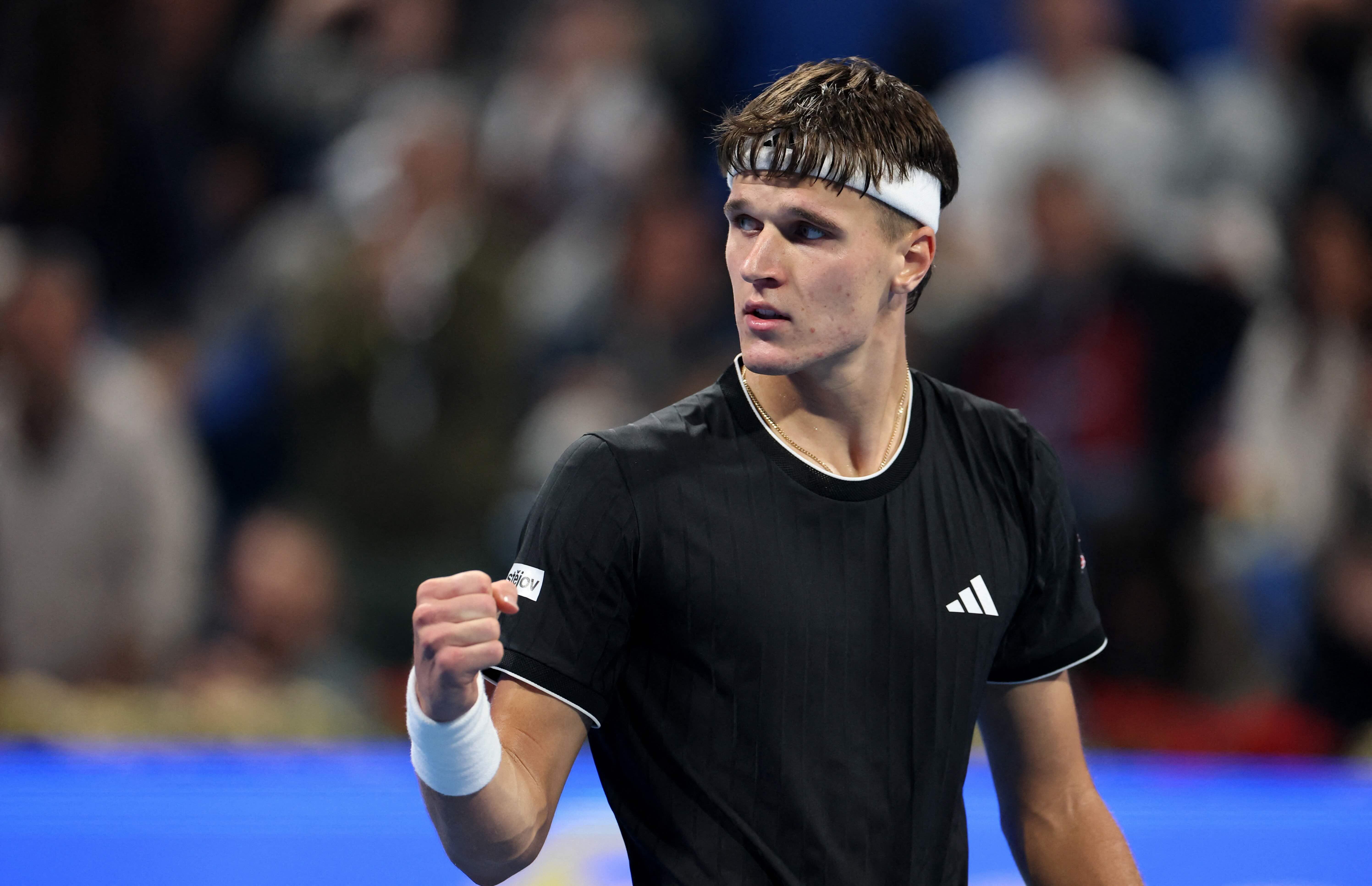 Jakub Mensik shocks Jannik Sinner in Doha