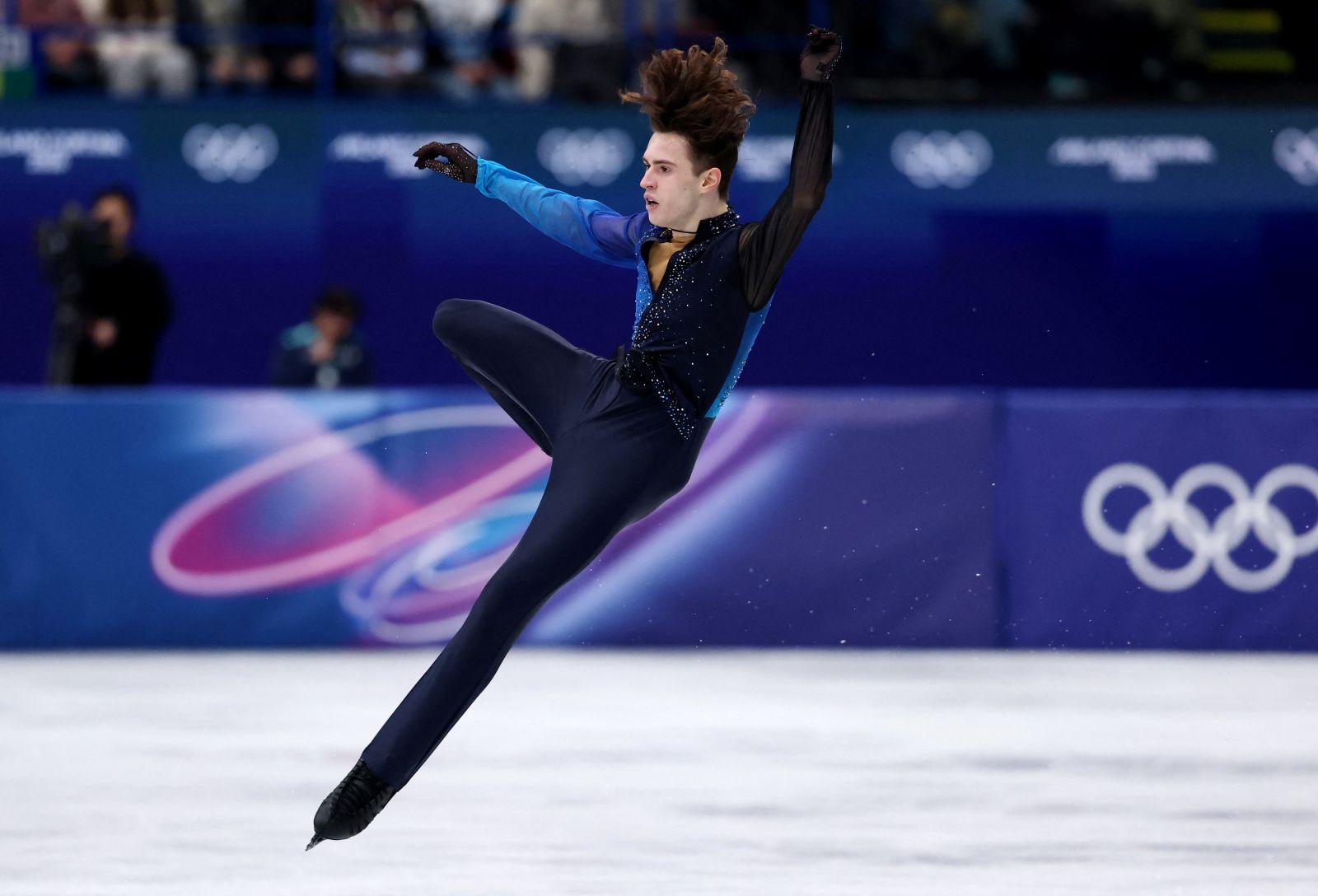 Shaidorov shocks field to win men's figure skating gold