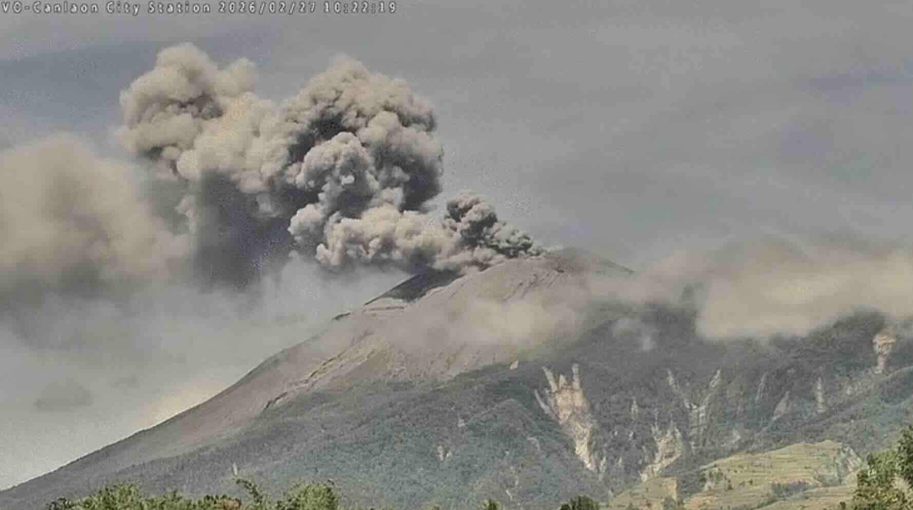 Kanlaon Volcano spews ash —Phivolcs
