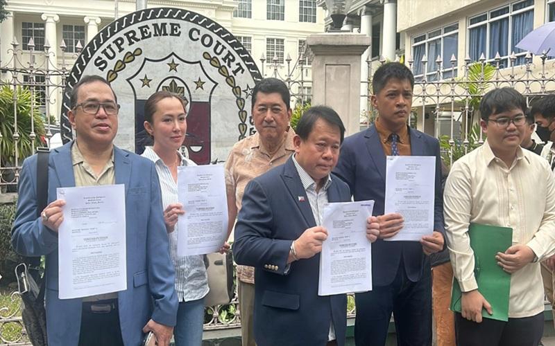 Lawyers ask SC to cite Sotto for indirect contempt 