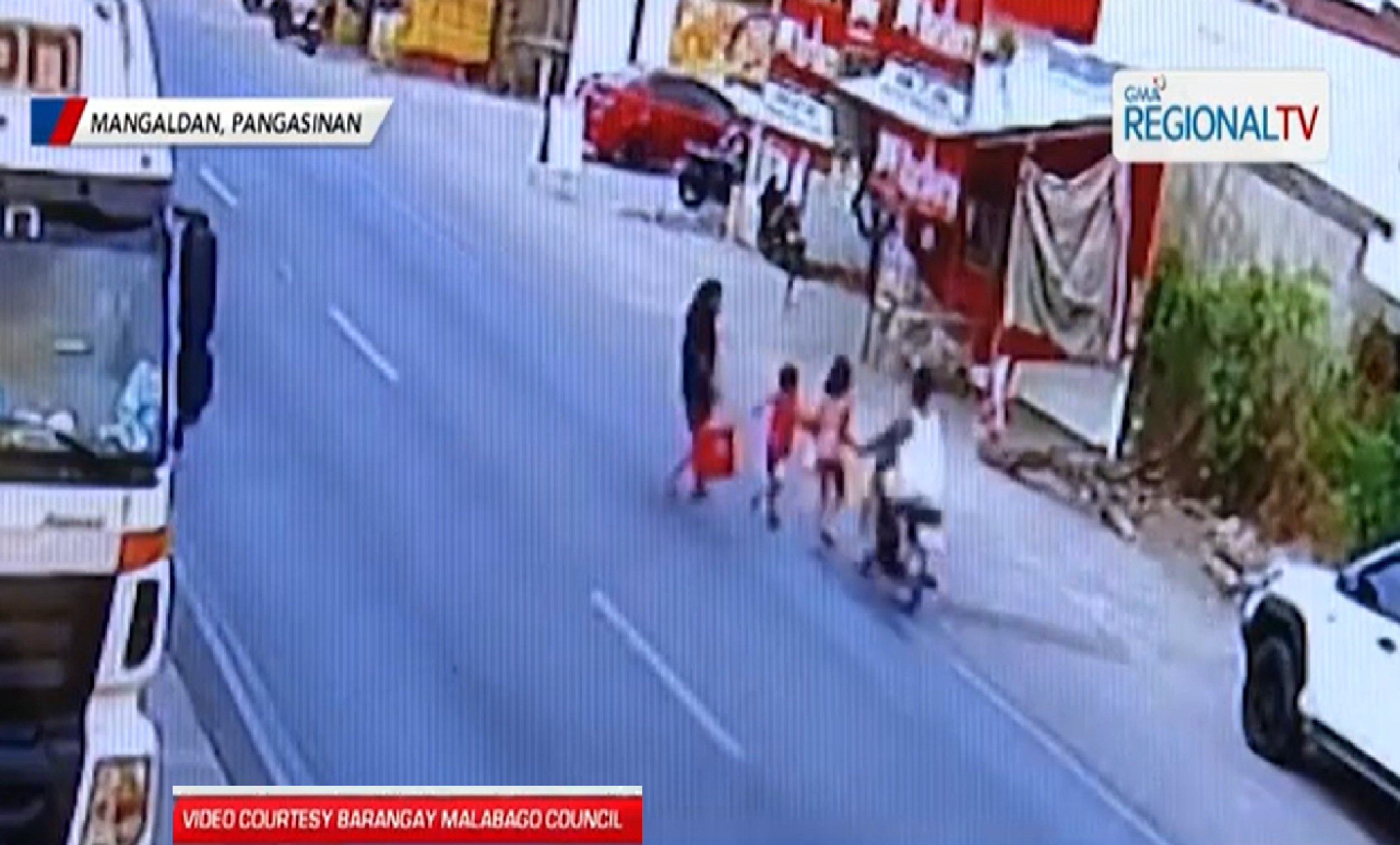 Batang patawid sa kalsada, nasagasaan ng motorsiklo sa Mangaldan