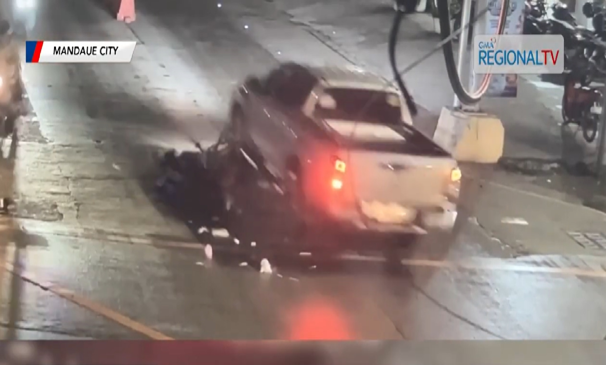 Siklistang babae, nabangga at tinakbuhan ng pickup truck sa Mandaue City