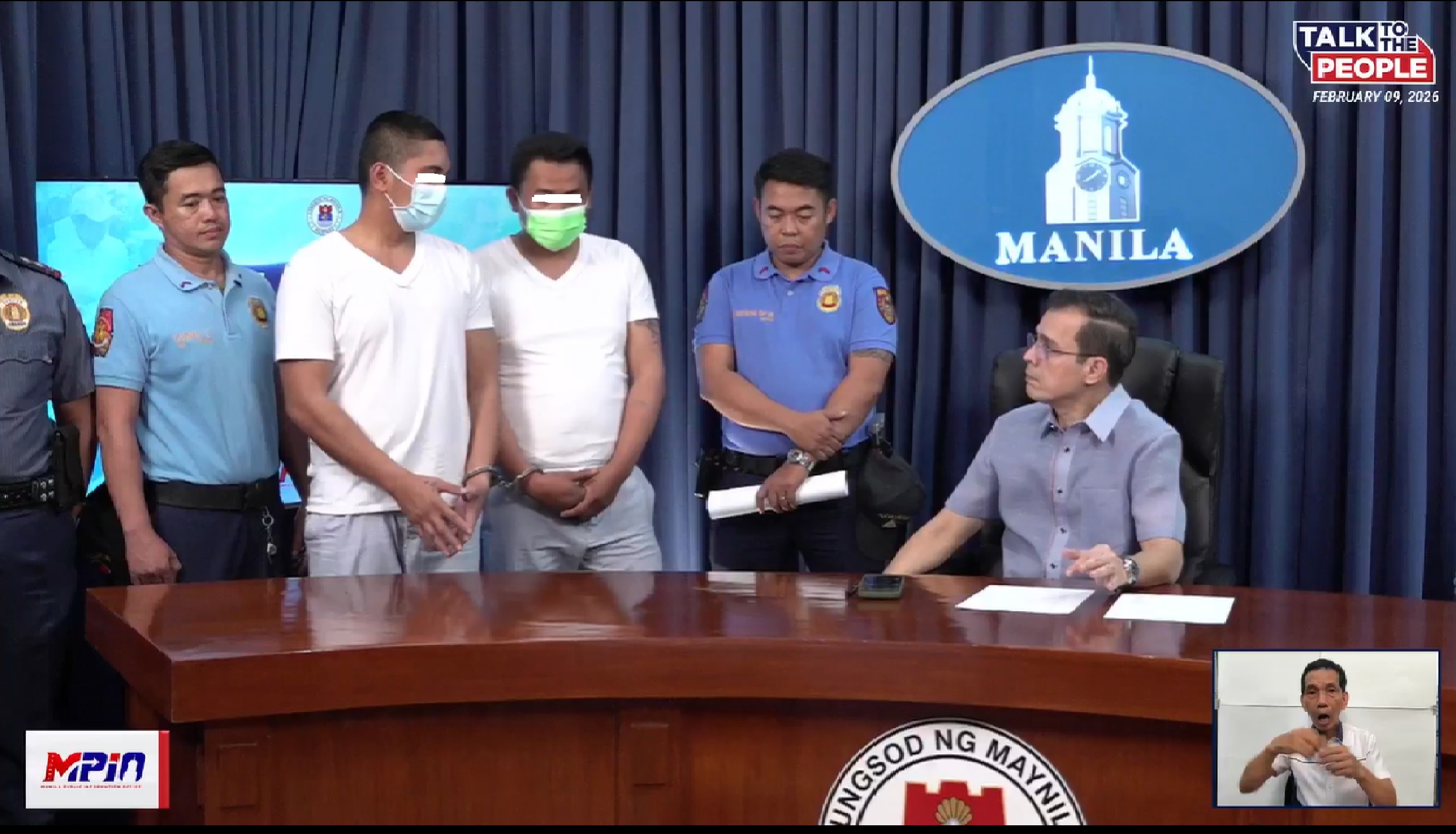 2 sekyu na gumulpi umano sa 17-anyos na lalaki sa Pasig River Esplanade, inaresto at sinibak sa puwesto