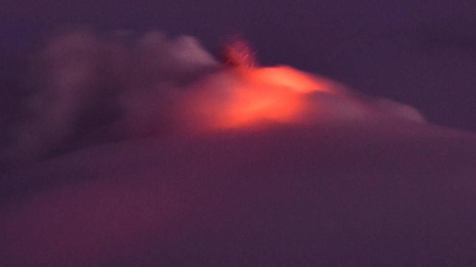 Minor strombolian activity observed during Mayon"s 41st day of effusive eruptions