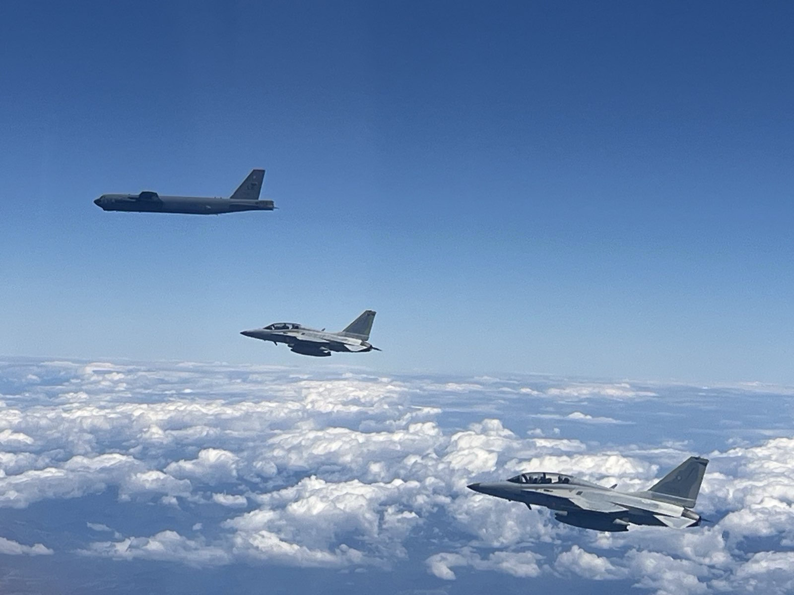 PAF, PACAF hold bilateral air patrol in West PH Sea