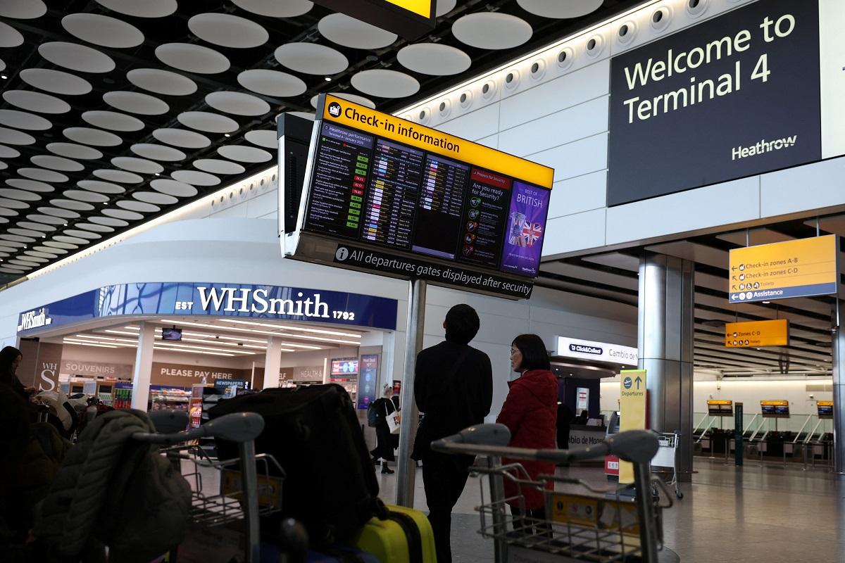 Airline stocks in Asia, Europe slide as passengers scramble to leave Middle East