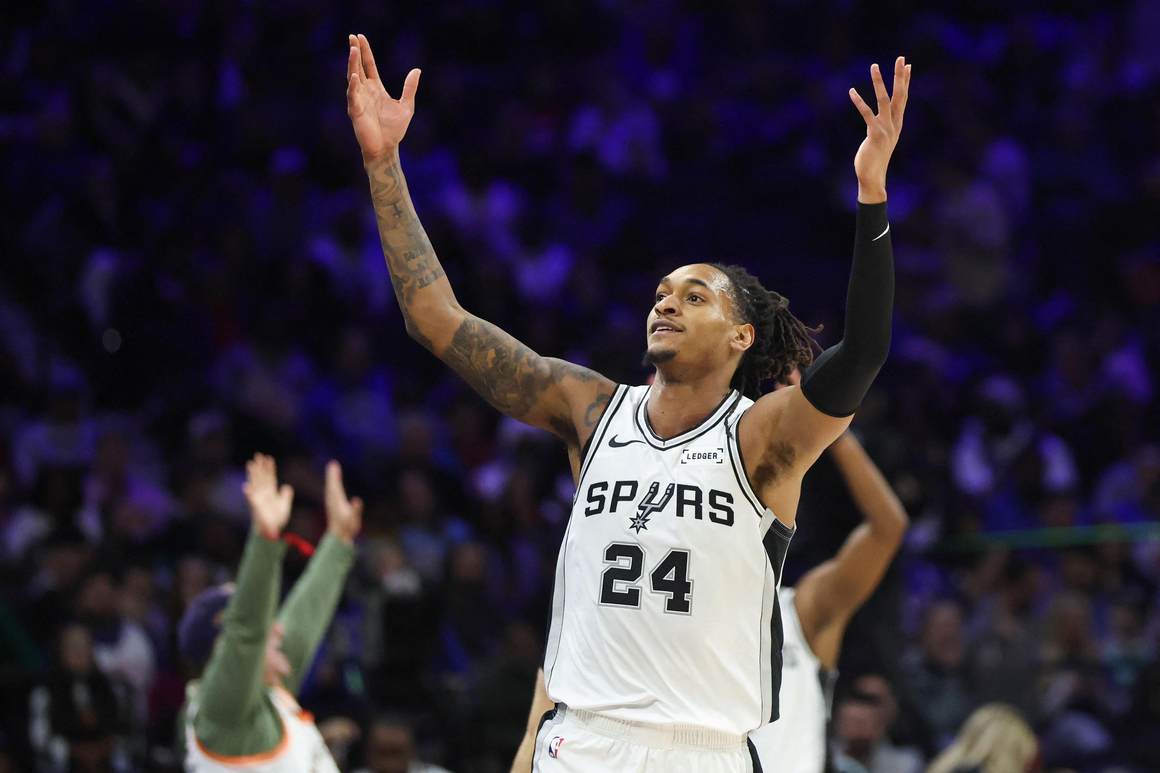 NBA: Spurs dominate shorthanded 76ers