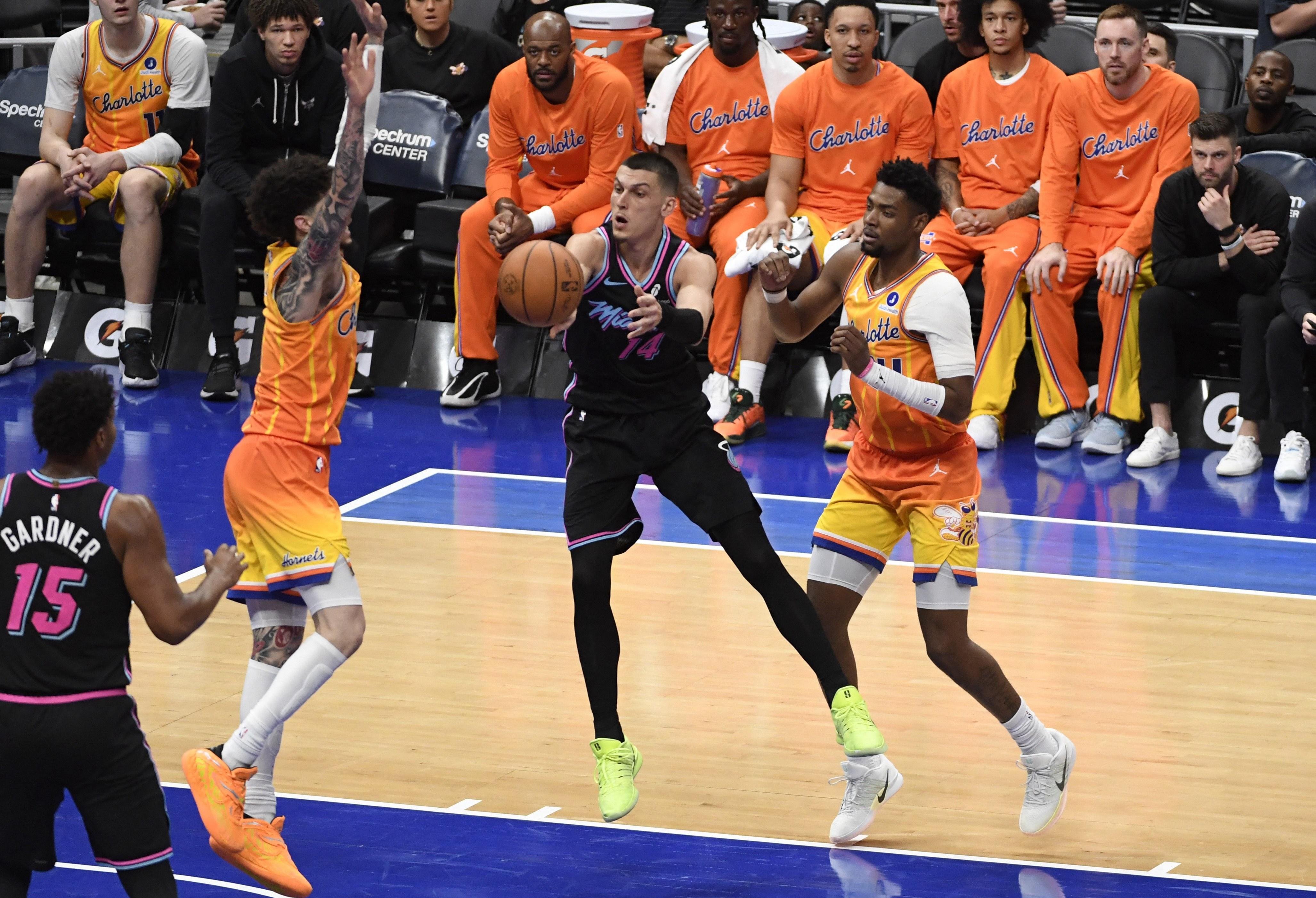 NBA: Tyler Herro drills 8 3s, Heat snap Hornets' win streak
