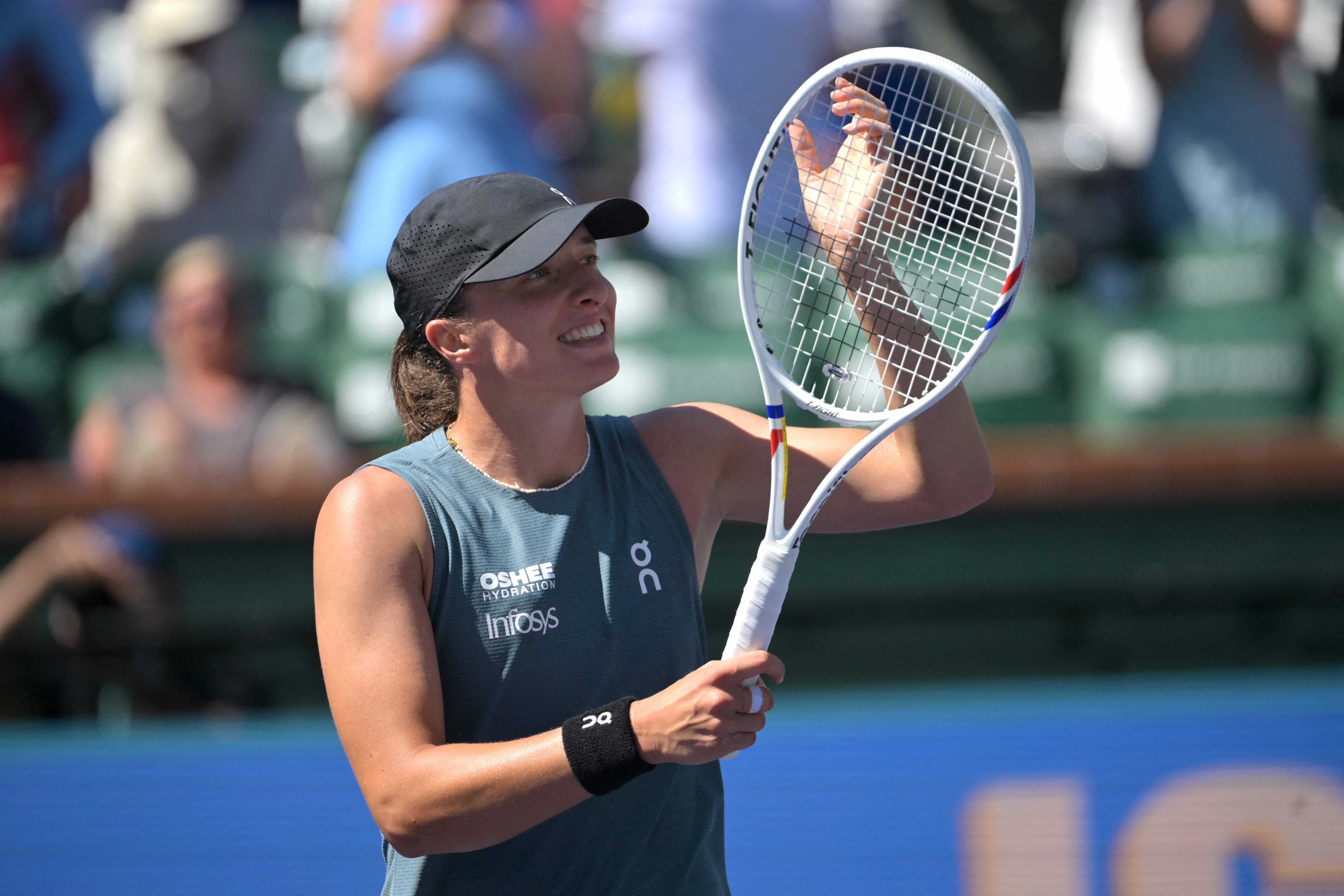 Desert queen Iga Swiatek moves into quarters at Indian Wells