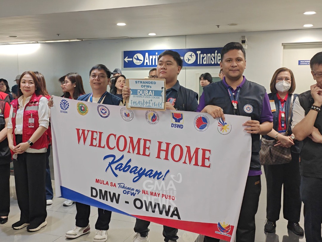 Nearly 300 Filipinos from Dubai arrive in PH amid Middle East tensions