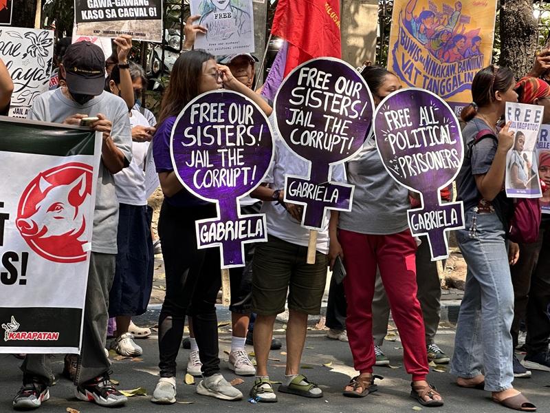 Women's rights group stage rally, seeks release of political prisoners