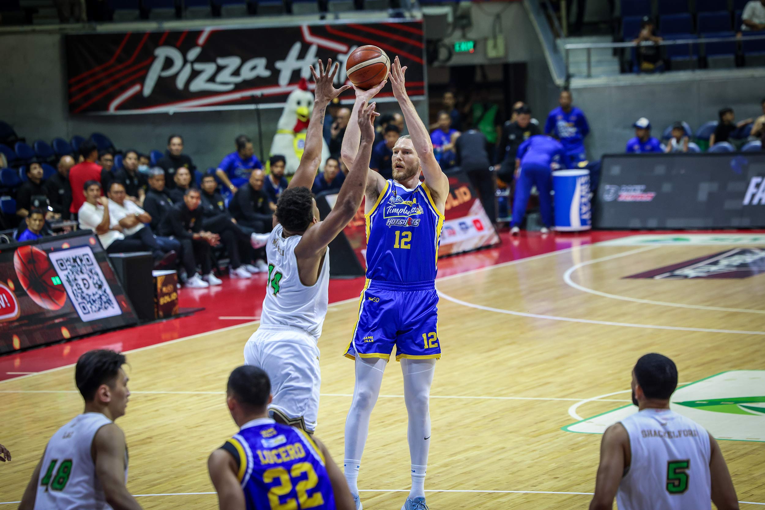 PBA: New import Clint Chapman powers Magnolia past Macau, keeps Black Knights winless