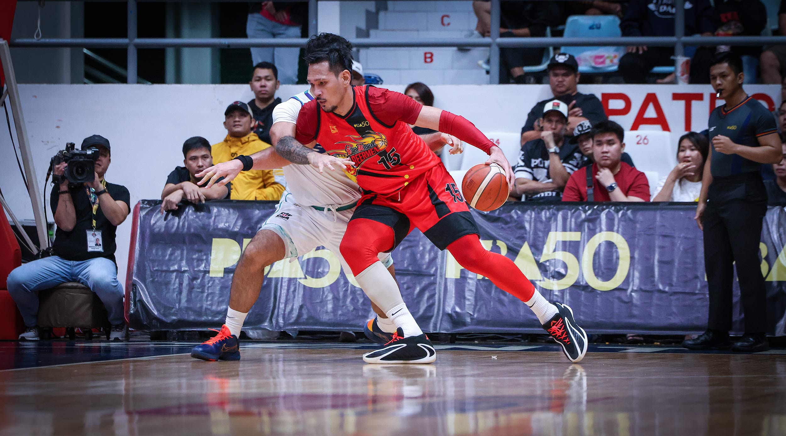PBA: San Miguel narrowly escapes Converge to break through in Commissioner's Cup 