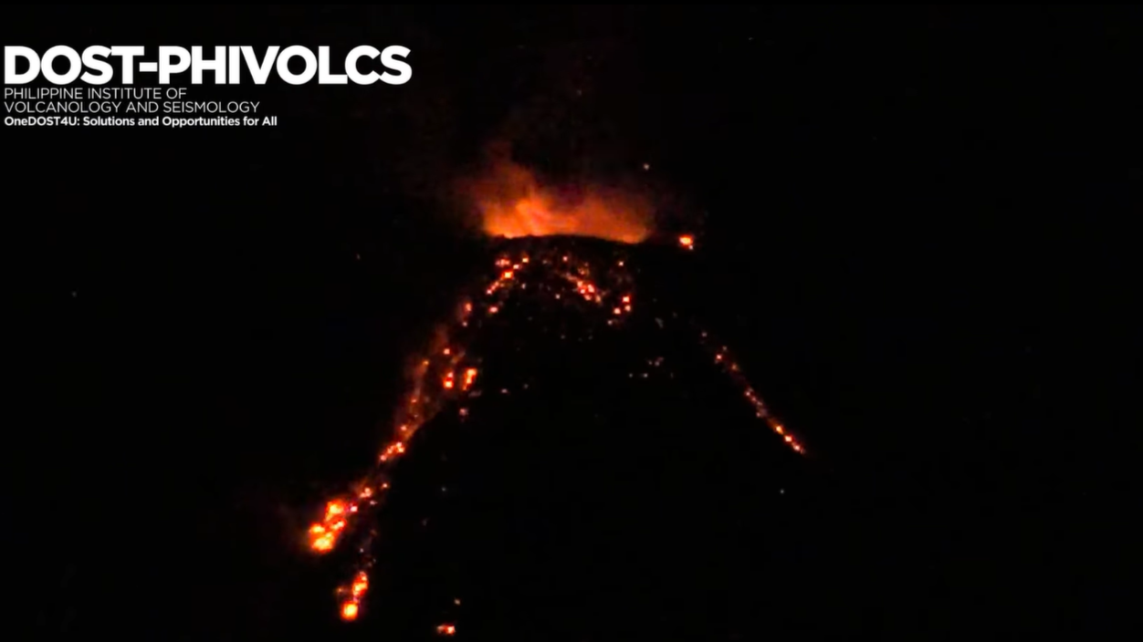 PHIVOLCS: Persistent weak lava fountaining on Day 85 of Mayon’s effusive eruption