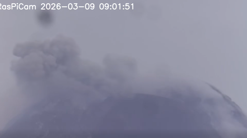 LOOK: Mayon Volcano"s 63rd straight day of effusive eruption