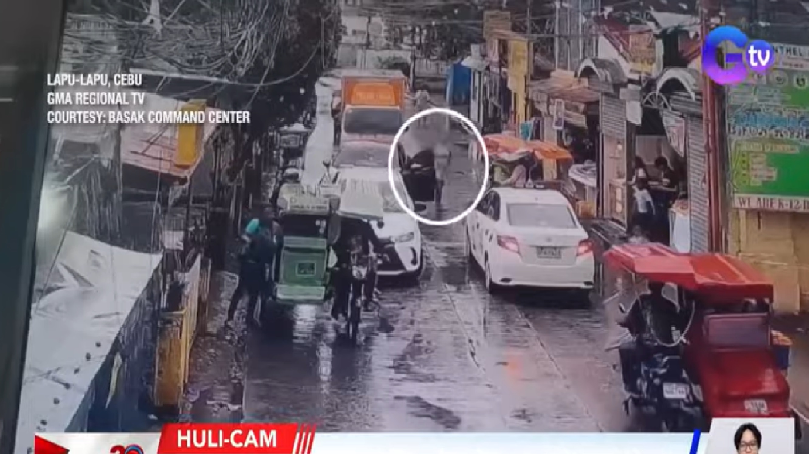 Tricycle driver na nagbaba ng pasahero, binatukan at binugbog ng driver ng kotse