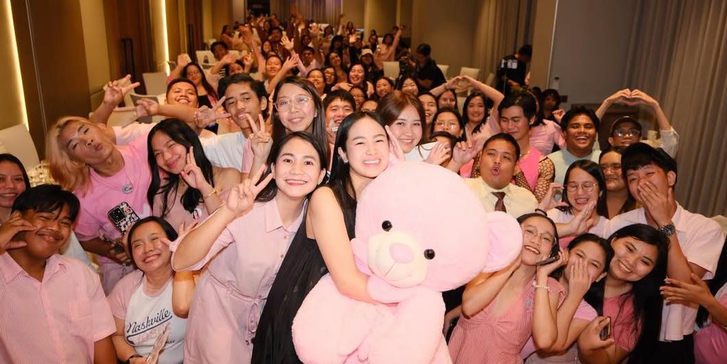 Caprice Cayetano bonds with fans in first official gathering
