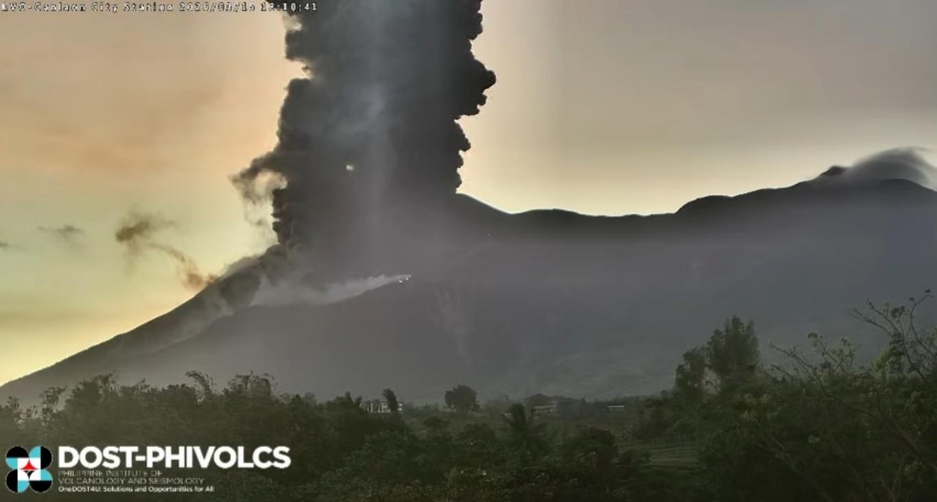 ‘Moderately explosive’ eruption at Kanlaon Volcano underway —Phivolcs