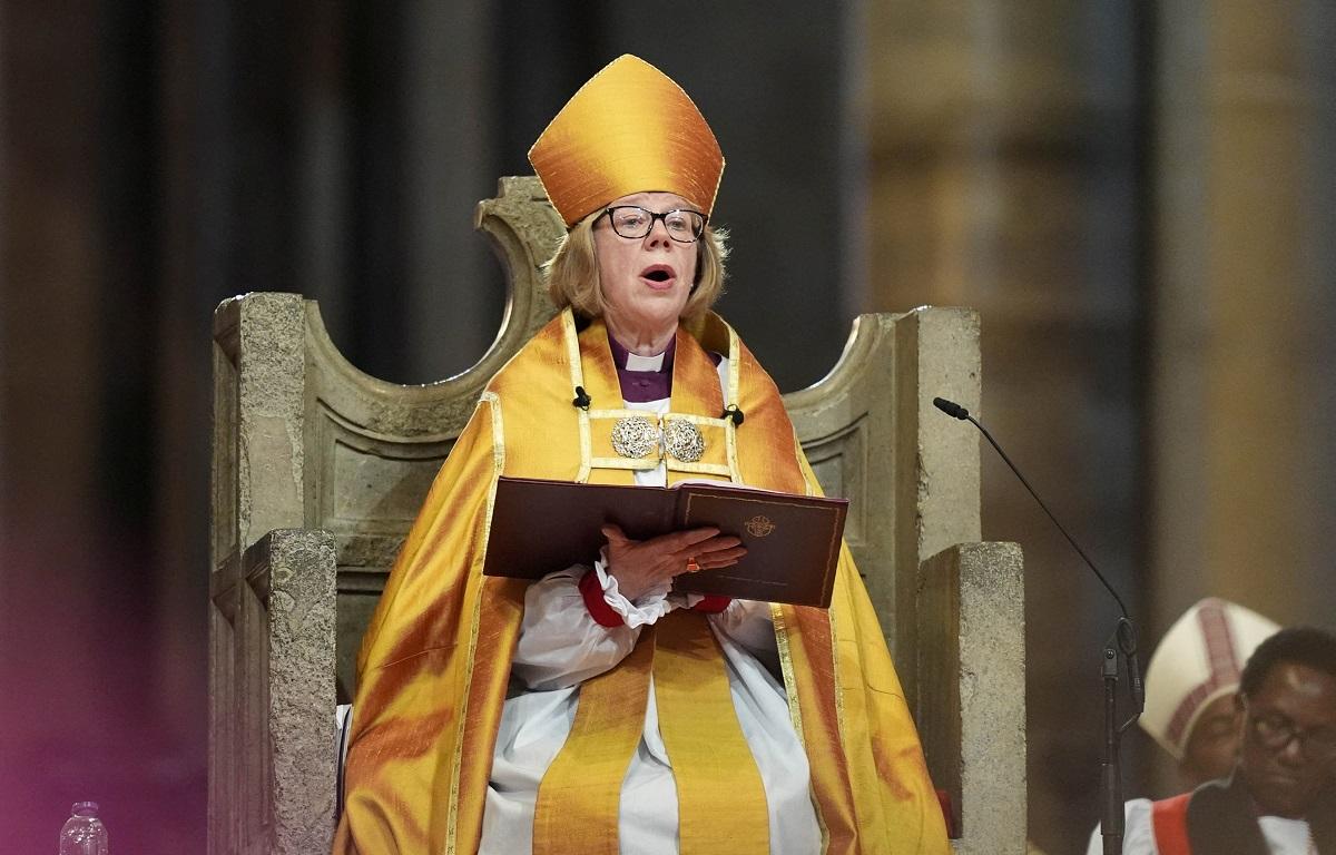 Archbishop of Canterbury backs Pope Leo amid spat with Trump