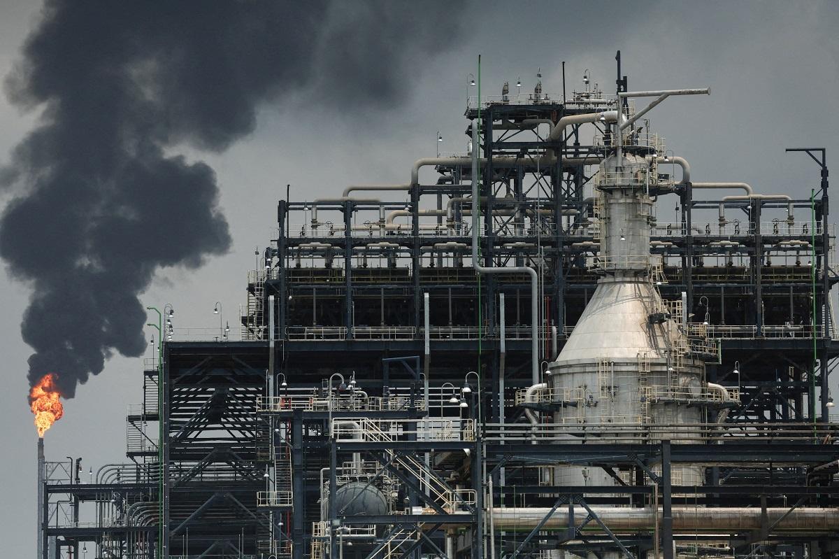 Nations meet to discuss fossil fuel exit as Iran war drives up prices