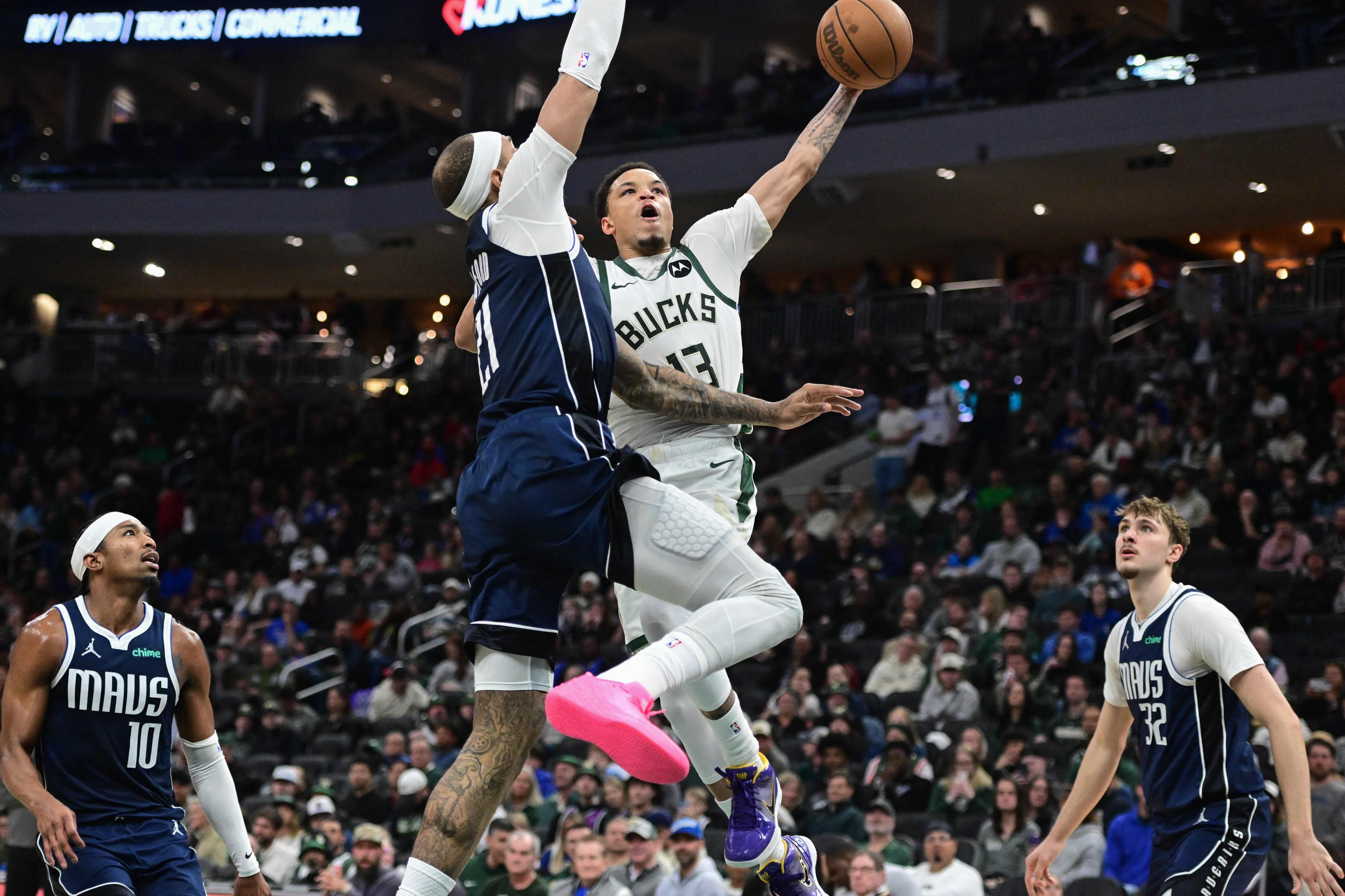 NBA: Bucks halt skid, beat Mavericks for 8th straight time